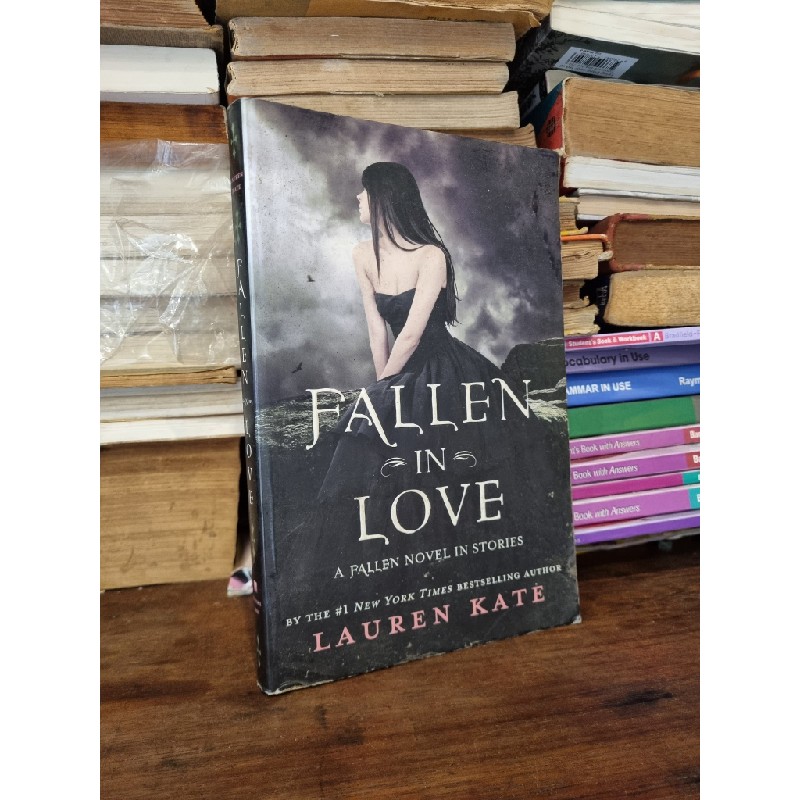 FALLEN IN LOVE - Lauren Kate 174871