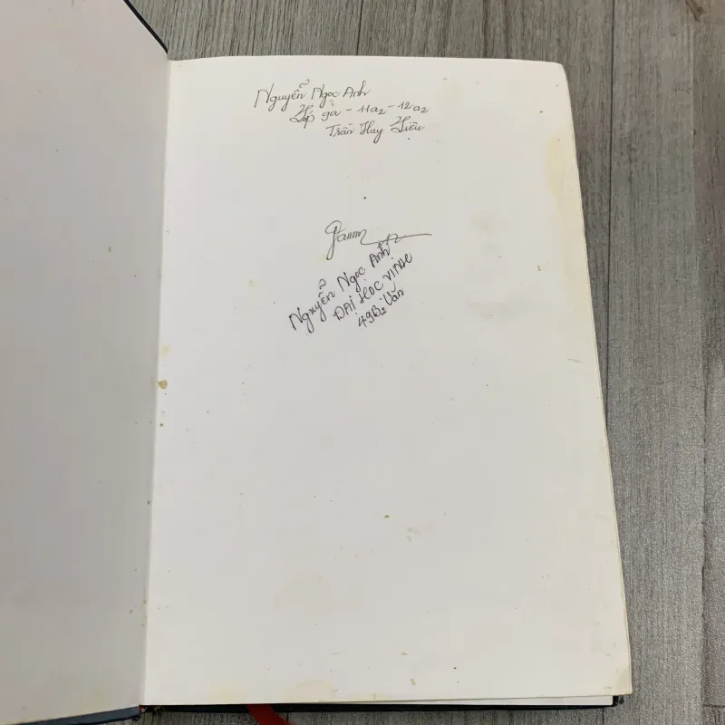 Lí luận văn học. 1a1 777781