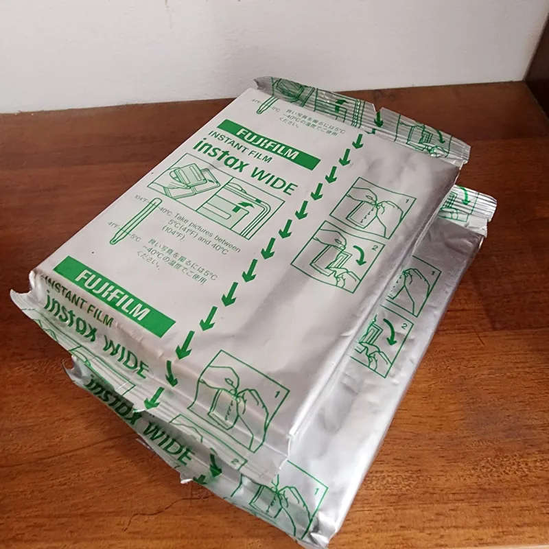 Combo 2 pack Film instax wide date 8/2026 777087