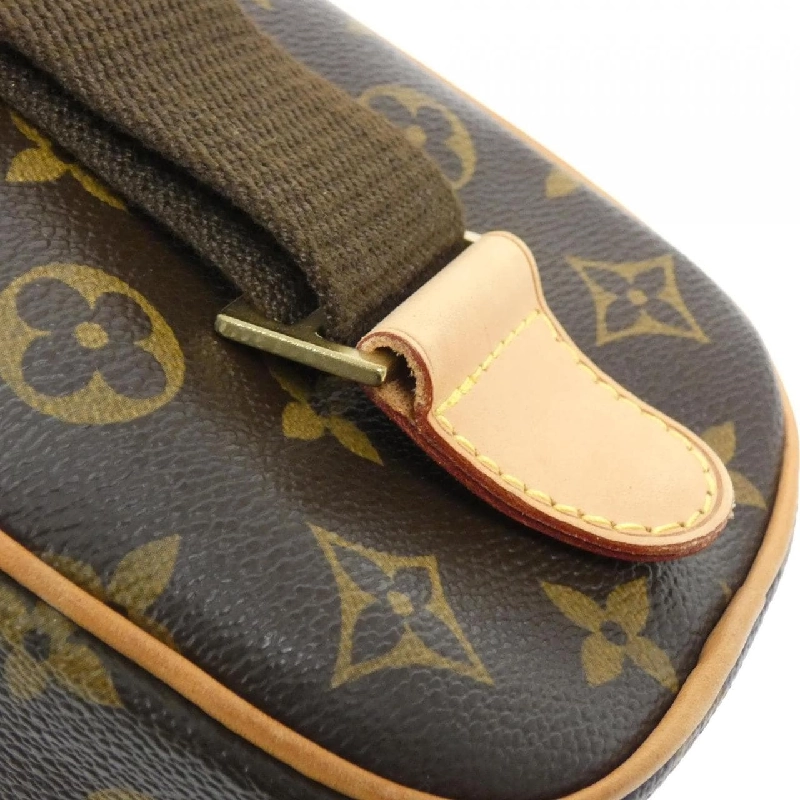 Túi đeo vai Louis Vuitton Monogram Pochette Gange M51870 610912