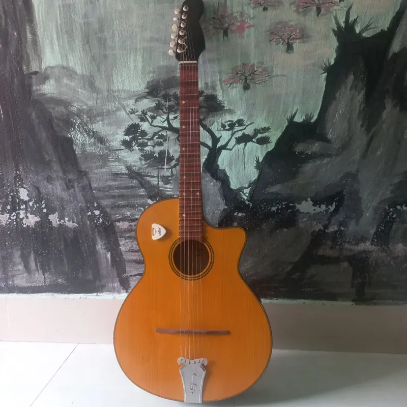 Guitar cổ nhạc 1001833