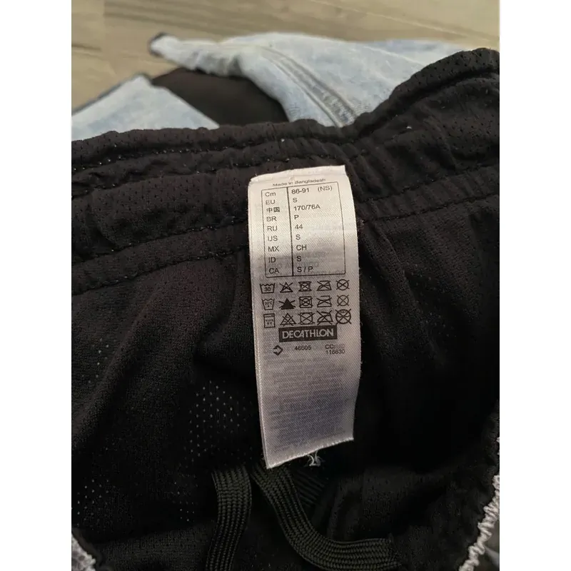 99%***QUẦN BÓNG RỔ DECATHLON* MẶC ĐƯỢC 2 MẶT XÁM - ĐEN* SIZE S* 591547