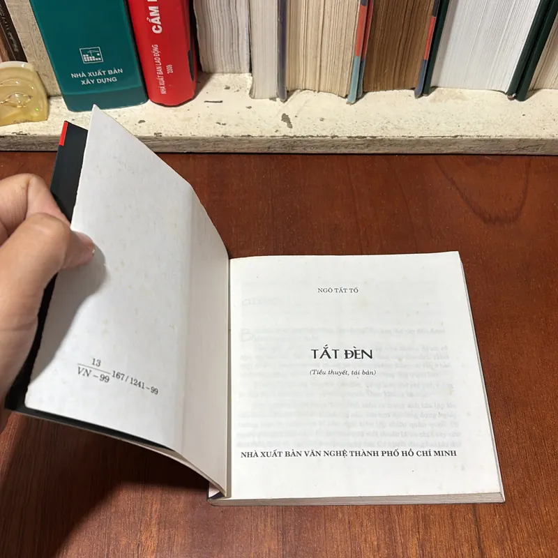 II Văn Học Việt Nam: Tắt Đèn (Bản Vuông) - Ngô Tất Tố - 1999 727849