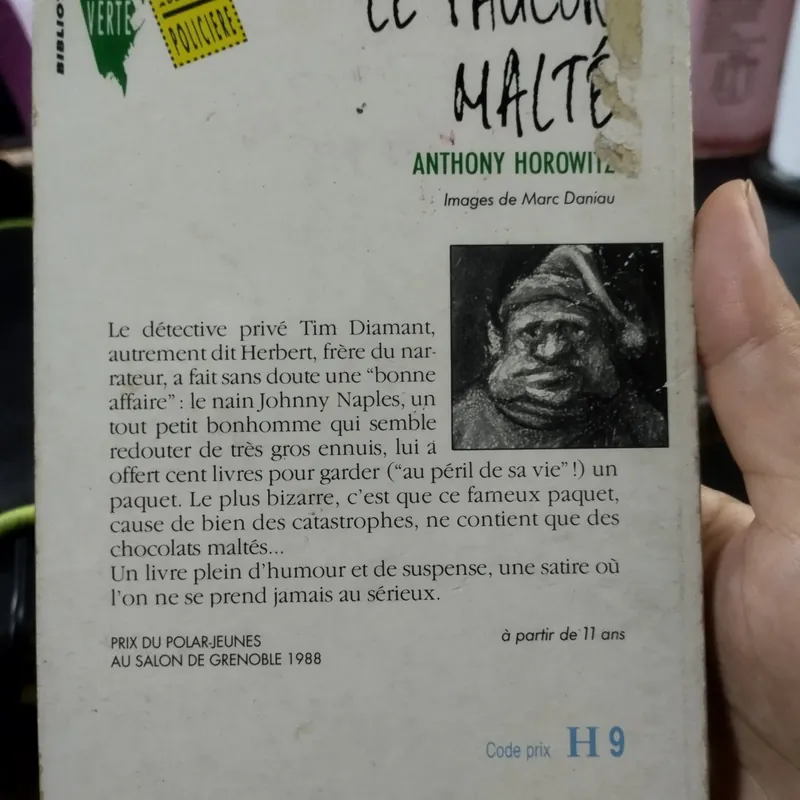 cuốn sách "Le Faucon Malté" (Chim Ưng Malta) của tác giả Anthony Horowitz. 563760