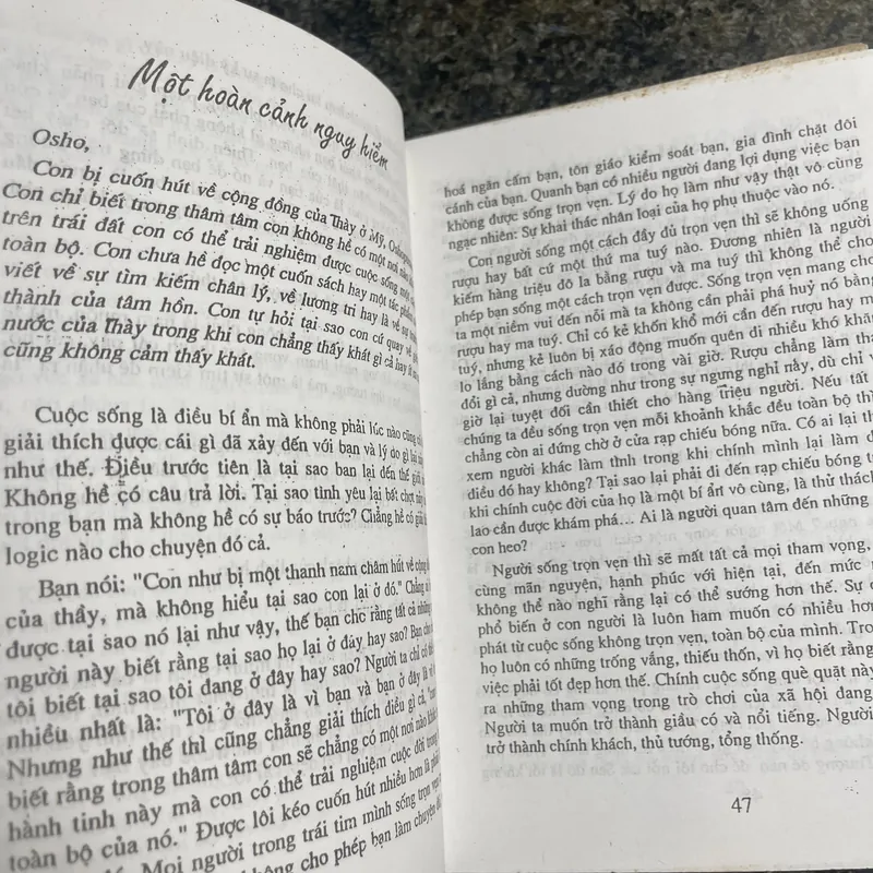 Isan không dấu chân trên trời xanh, Cuộc sống tình yêu và tiếng cười Osho 735780