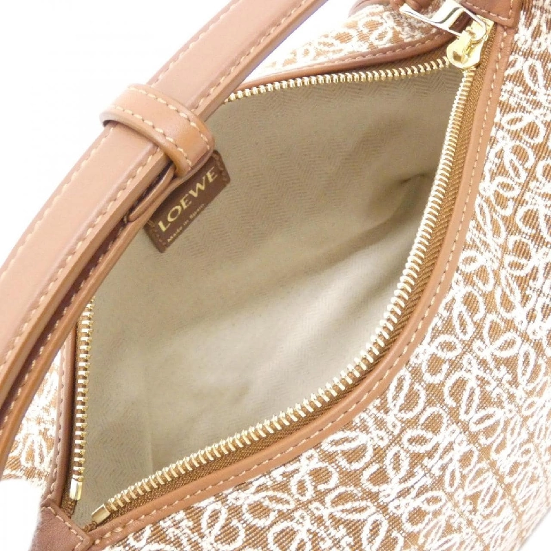 Túi Loewe Cubi nhỏ Q995250X01 616446