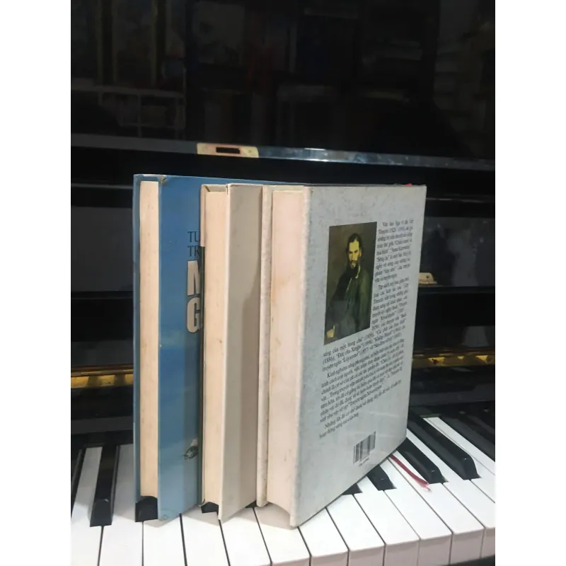 Bộ tuyển tập: Lev Tolstoy, M. Gorky, Tsekhop 958436