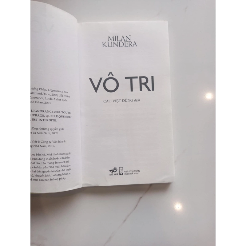 Vô tri - Milan Kundera 201468
