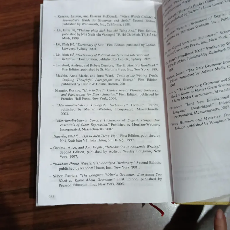 Cẩm nang sử dụng từ và cụm từ anh ngữ 760286