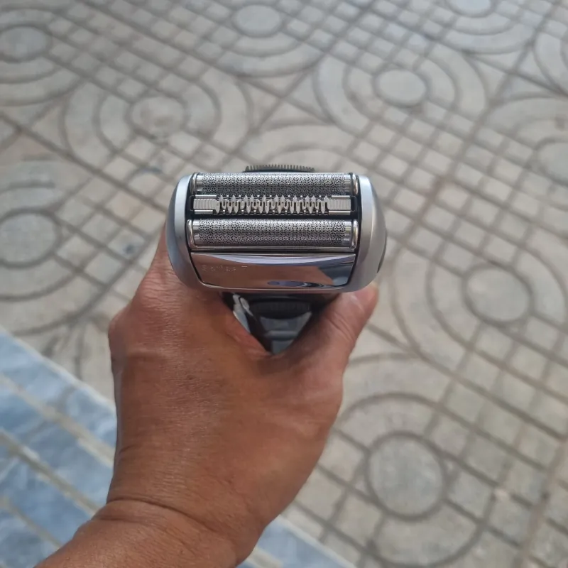Máy cạo râu Braun sirees S8 791136
