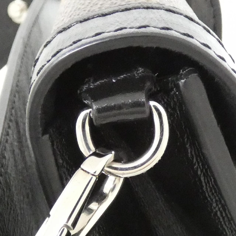 Túi đeo chéo Louis Vuitton Monogram Giant Bum Bag Dauphine M67696 611702