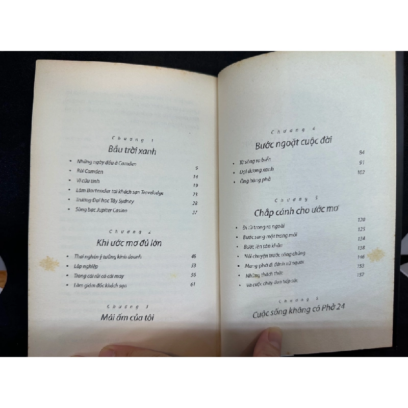 Bầu Trời Không Chỉ Có Màu Xanh, Lý Quí Trung, Mới 70% (Ố Vàng), 2015 SBM0803 342577