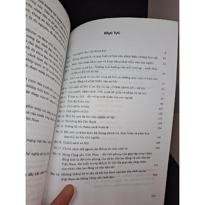 Giáo trình chính trị 2009 mới 80% bị ố HCM1108 912072