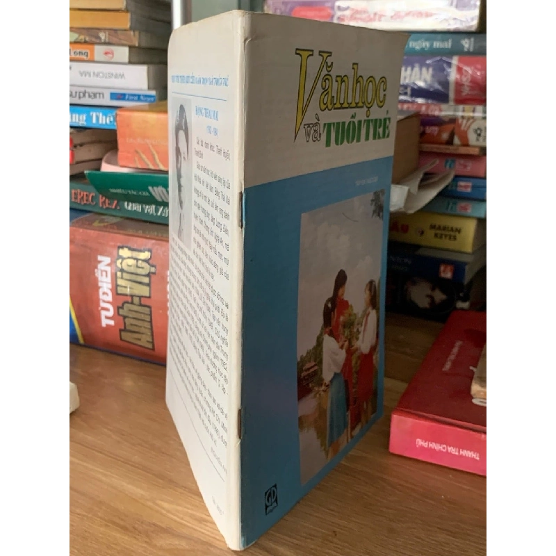 Văn học và tuổi trẻ tập 33 750666