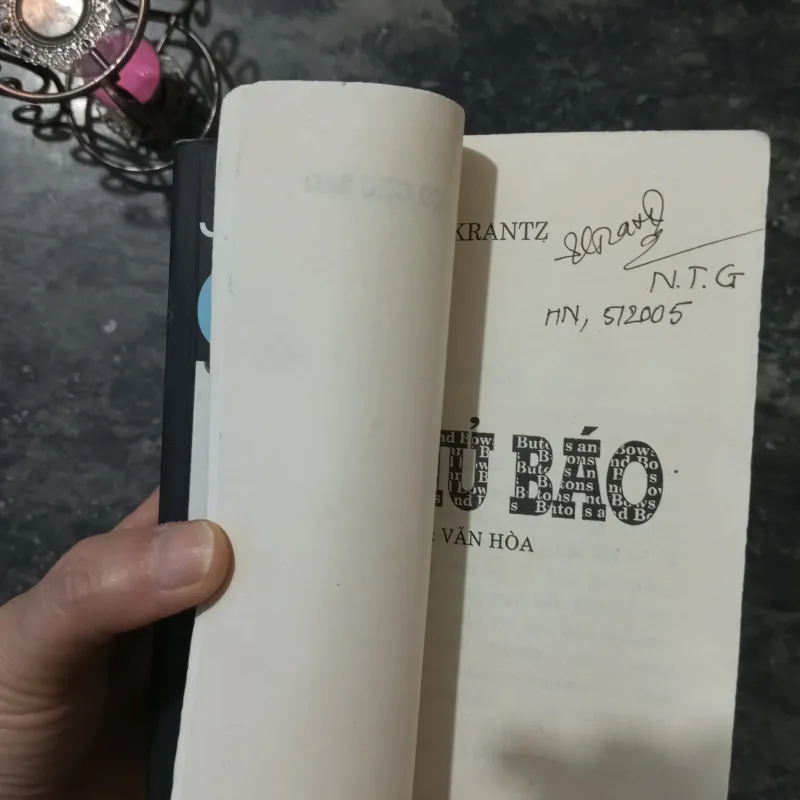 Truyện Cô Chủ Báo (Scruples) - Judith Krantz | Thế giới thời trang & Quyền lực 969951