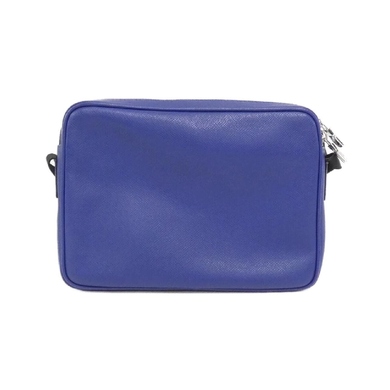 Túi đeo chéo ngoài trời Louis Vuitton Taiga PM M33437 612669