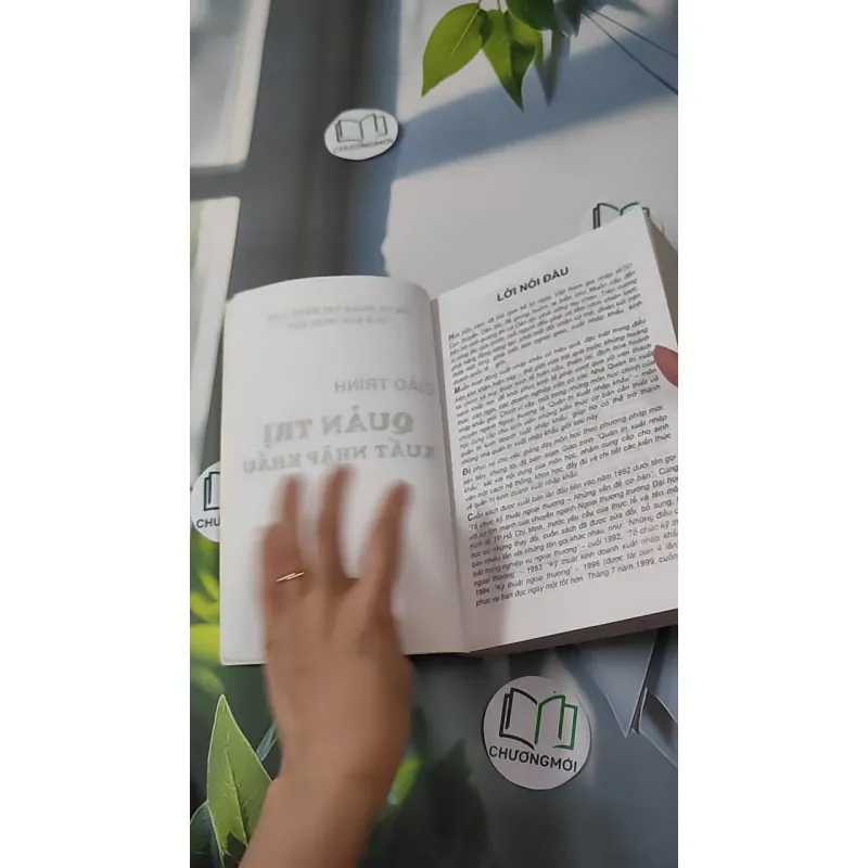 Quản trị xuất nhập khẩu - Đoàn Thị Hồng Vân & Kim Ngọc Đạt 1018850