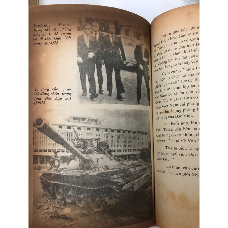 Từ Tòa Bạch Ốc Đến Dinh Độc Lập (Bộ 2 tập) 706093