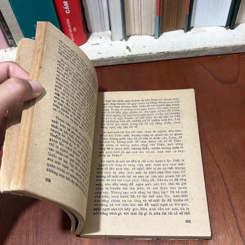 II Tiểu Thuyết: Khi Chúng Ta Còn Trẻ - Trần Hoàng Bách - 1986 750981