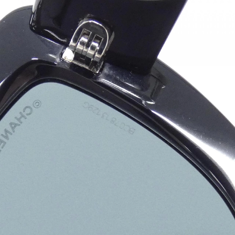 Kính mát Chanel 5517 A 624908