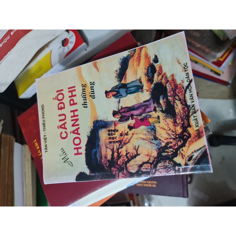 Mẫu Câu Đối Hoành Phi Thường Dùng – Tân Việt, Thiều Phong

 83994