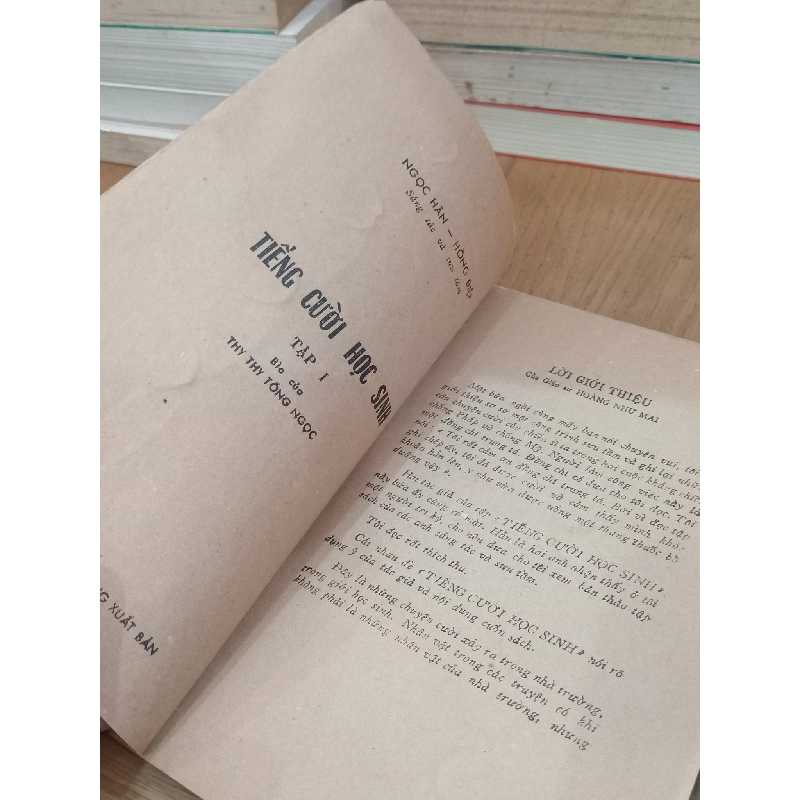 Tiếng cười học sinh - Ngọc Hân, Hồng Điệp 735296