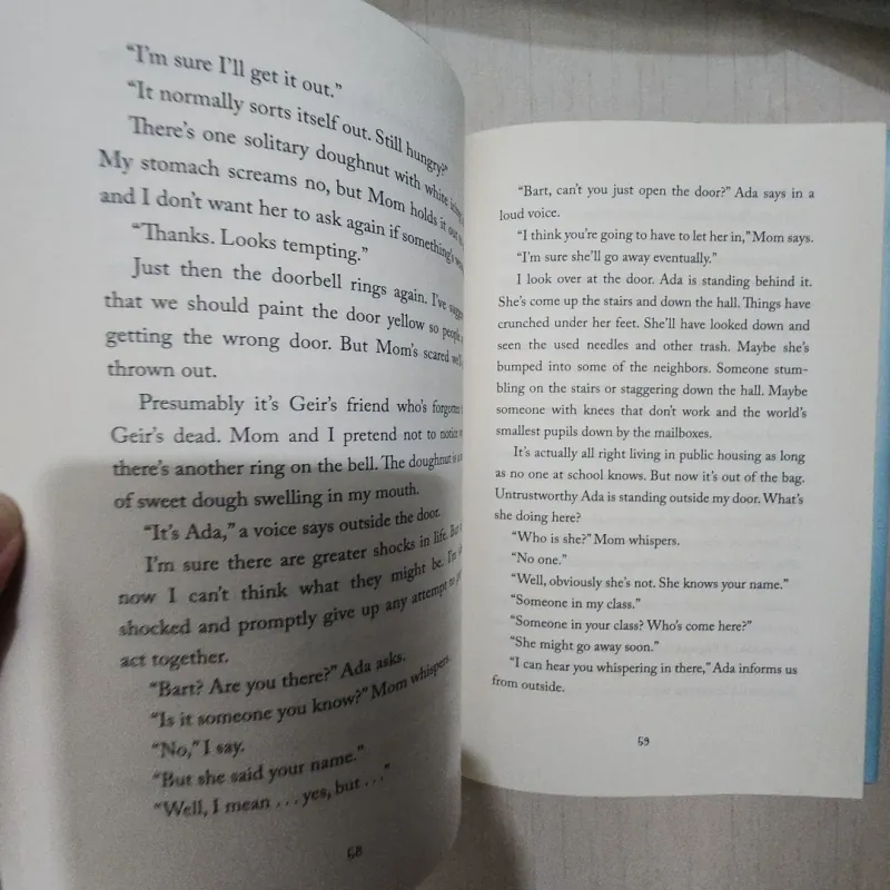 Sách The ballad of a broken nose 786136