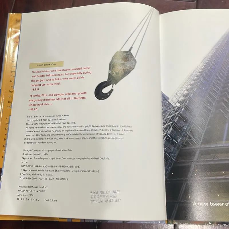  📚 SKYSCRAPER – From the Ground Up - toà nhà chọc trời thiết kế kỹ thuật NGOẠI VĂN  1068055
