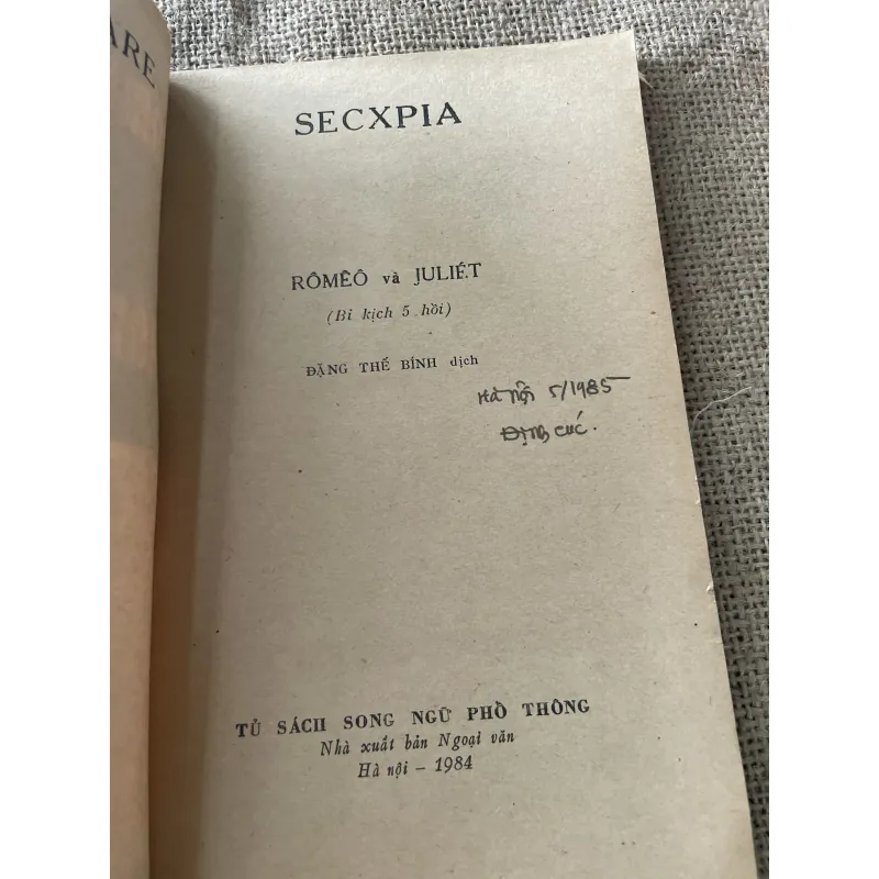 Romeo and Juliet - William Shakespeare- Song ngữ Anh Việt 796449