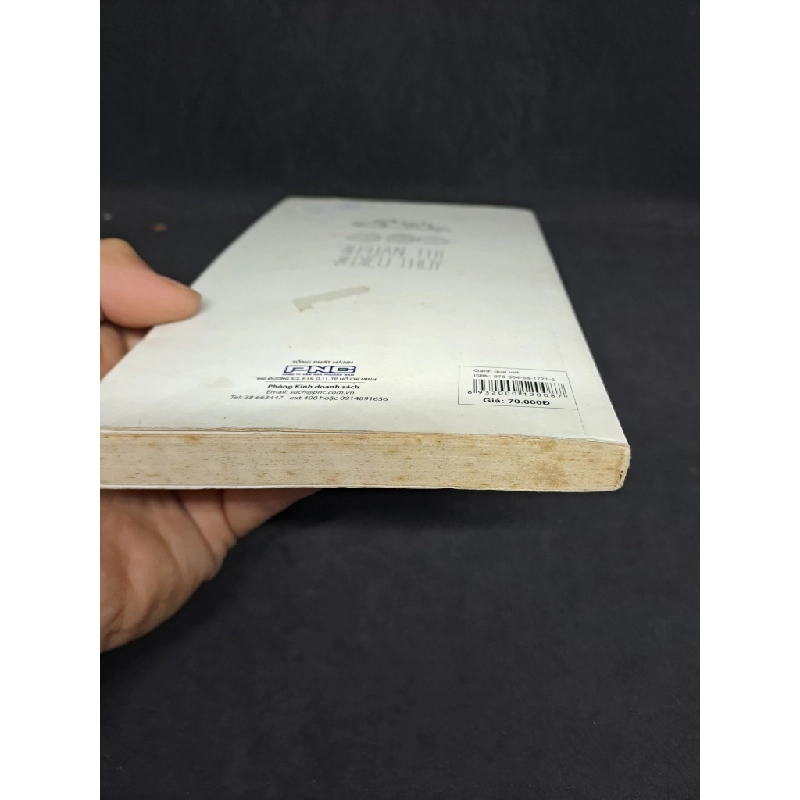 [59K/kg] Gắn quà vặt - Phạm Thị Diệu Thùy mới 80% 2015 HCM2606 365288