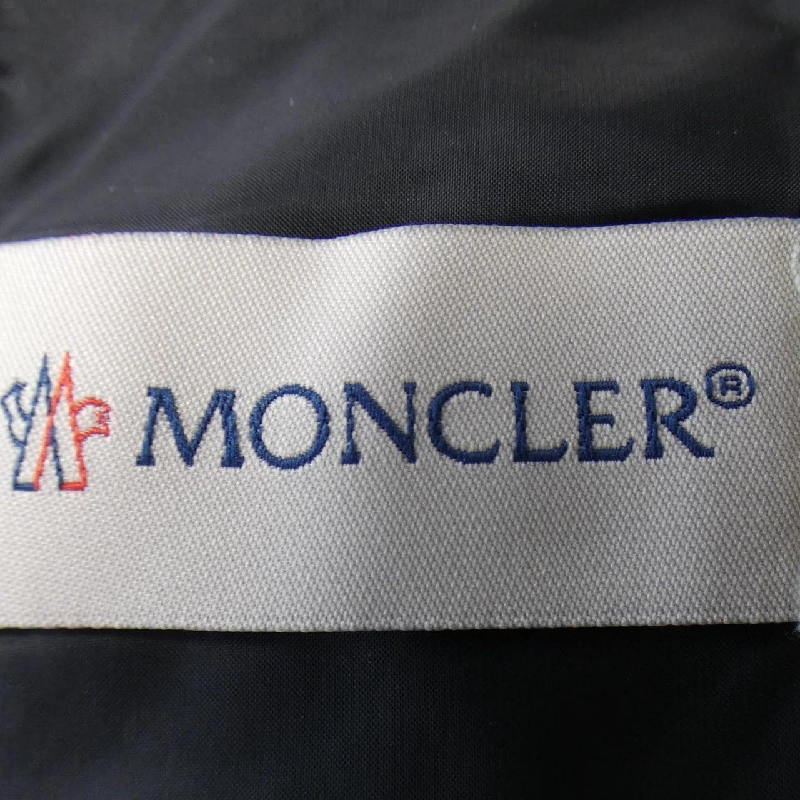 Áo khoác lông vũ MONCLER 636781