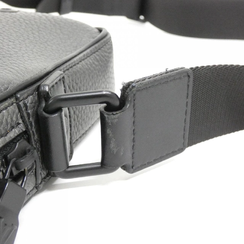 Túi đeo chéo Louis Vuitton Alpha M52767 613644