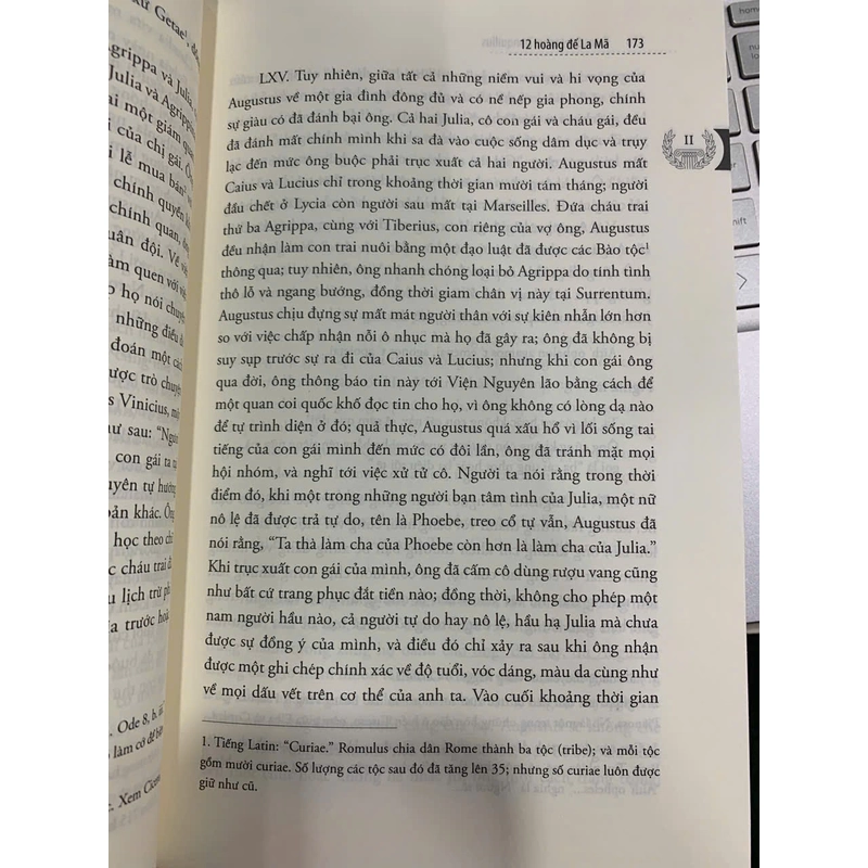 HOÀNG ĐẾ LA MÃ -  CAIUS SUETONIUS TRANQUILLUS 537953