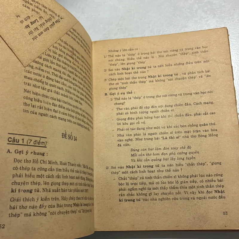 Hướng dẫn giải bộ đề tuyển sinh môn Văn 738853