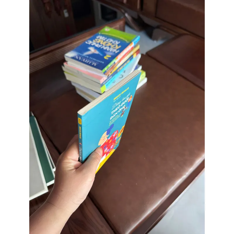 ĐỪNG BAO GIỜ THEO ĐUỔI ĐÀN ÔNG – Bruce Bryans- K4 1023690