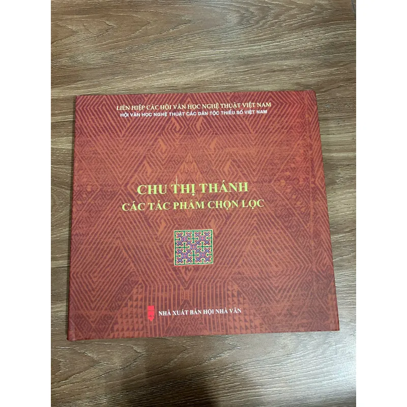 Họa sĩ Chu Thị Thánh: Các tác phẩm chọn lọc – Chu Thị Thánh - nữ họa sĩ dân tộc Nùng 761354