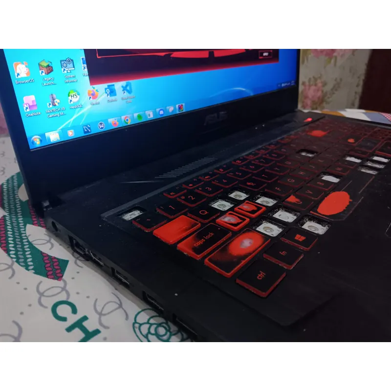 ASUS TUF FX705GE i7 8750h 16gb ram gtx 1050ti 256gb nvme 689396