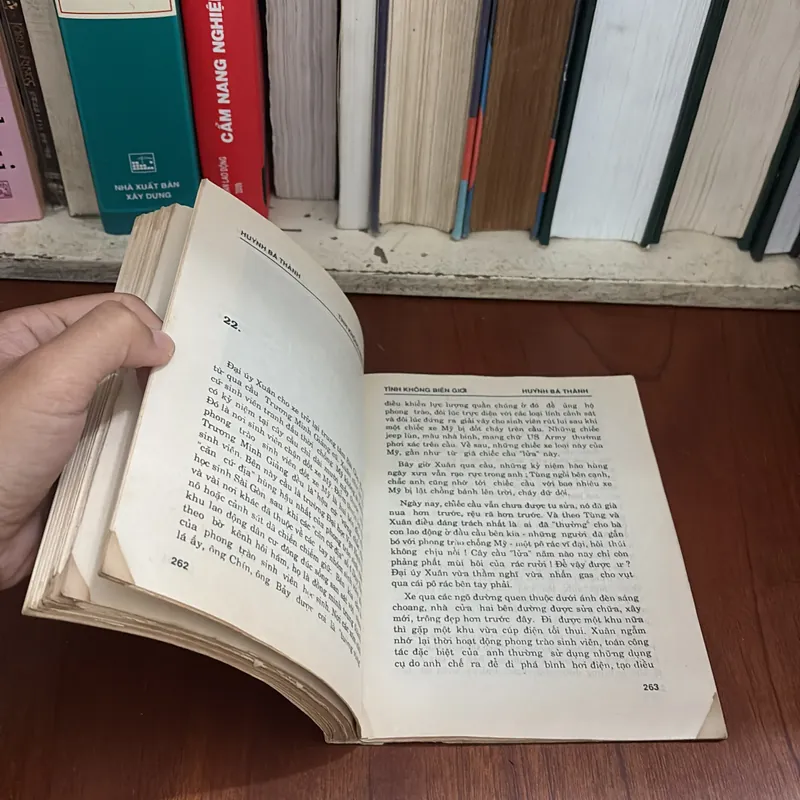 II Tựa Sách: Tình Không Biên Giới - Huỳnh Bá Thành - 1990 605227