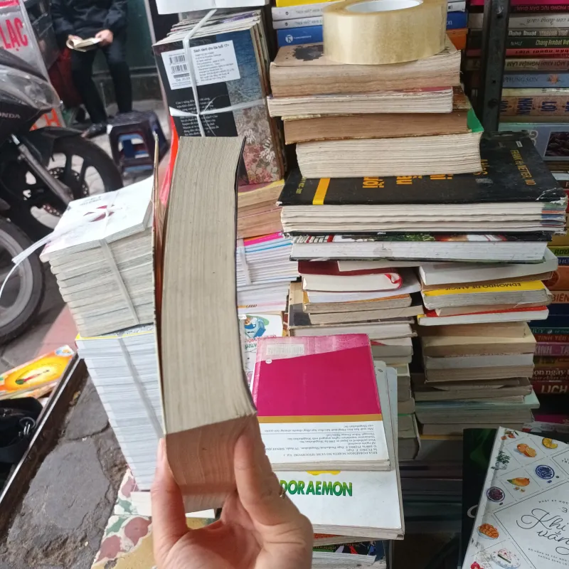 Đồng Tiền Thấm Máu - Pierre Rey 799619