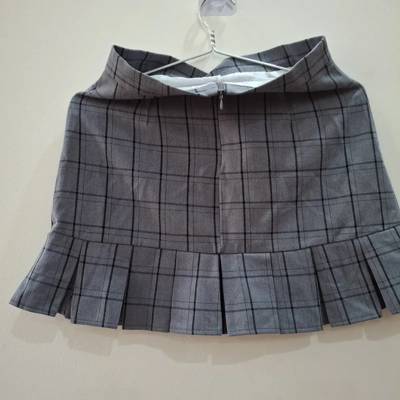 Váy ngắn xếp ly caro xám 604766