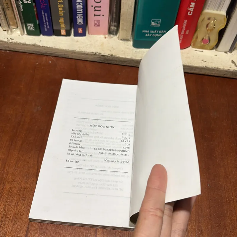 II Tiểu Luận Và Phê Bình: Một Góc Nhìn - Cao Năm - 2012 785589