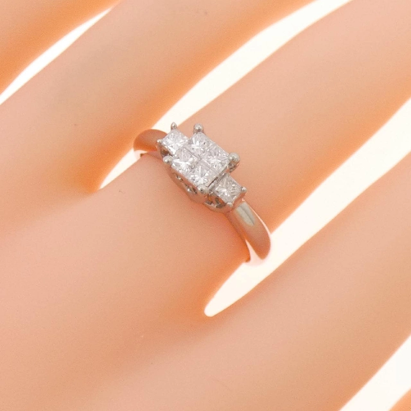 Nhẫn kim cương K18WG 0.52CT 666888