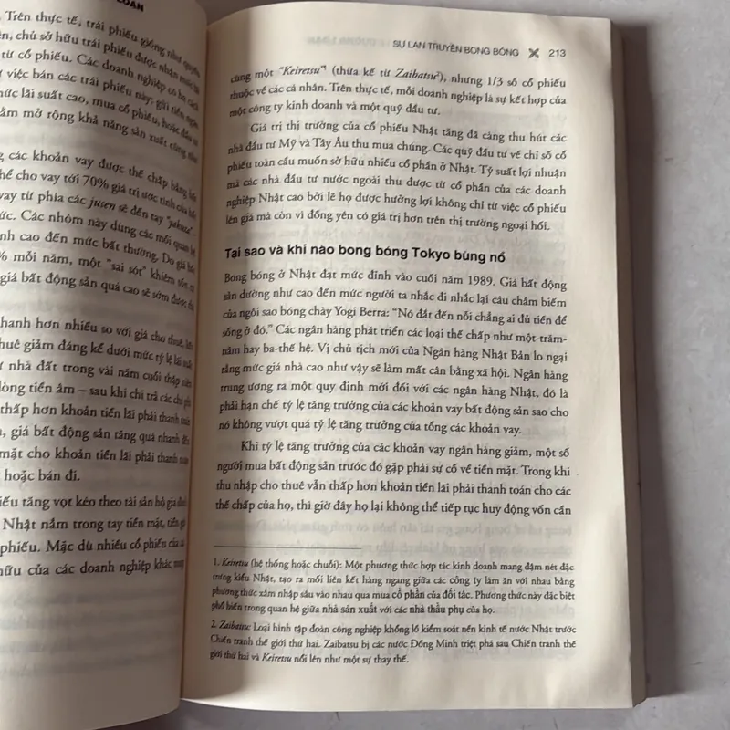 Combo “Kiếm tiền thời khủng hoảng” và “Hoảng loạn, hỗn loạn và cuồng loạn” 703591