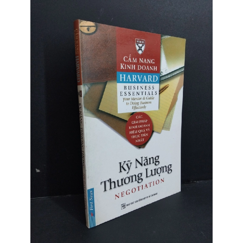 Cẩm nang kinh doanh Harvard Kỹ năng thương lượng mới 90% bẩn bìa, ố nhẹ, có mộc đỏ trang đầu 2007 HCM2811 Harvard Business Essentials KỸ NĂNG Oreka-Blogmeo 330734