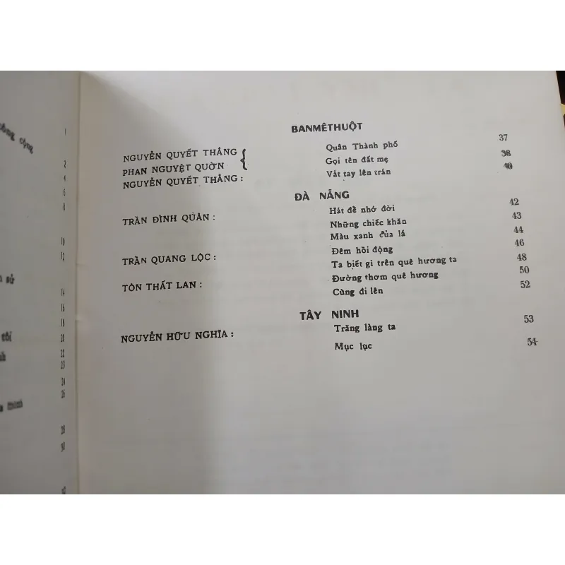 TA ĐI TRÊN GIÒNG LỊCH SỬ 970325