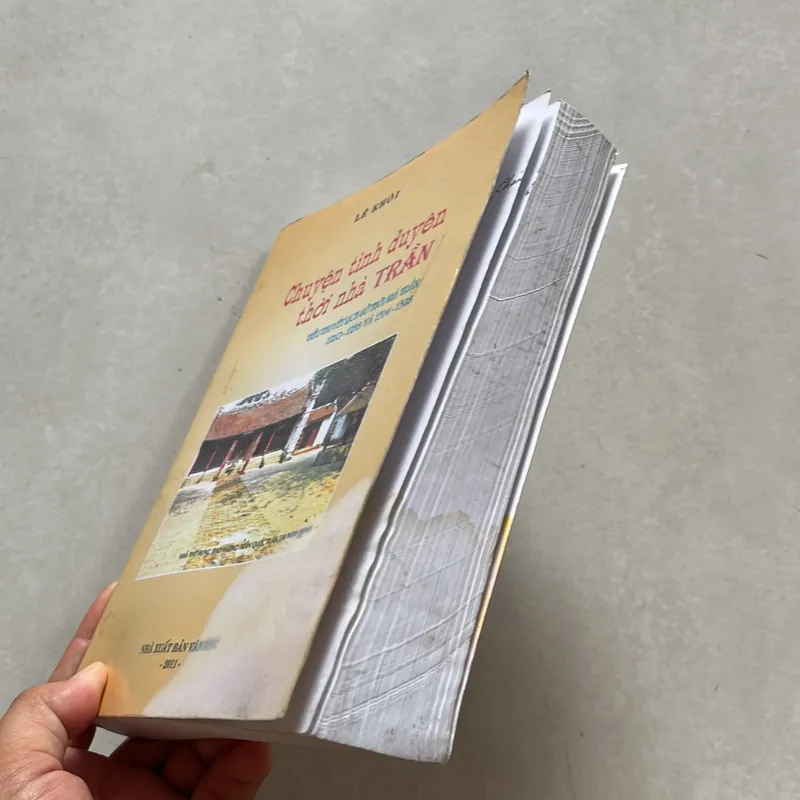 Chuyện tình duyên thời nhà Trần - Lê Khôi 625461