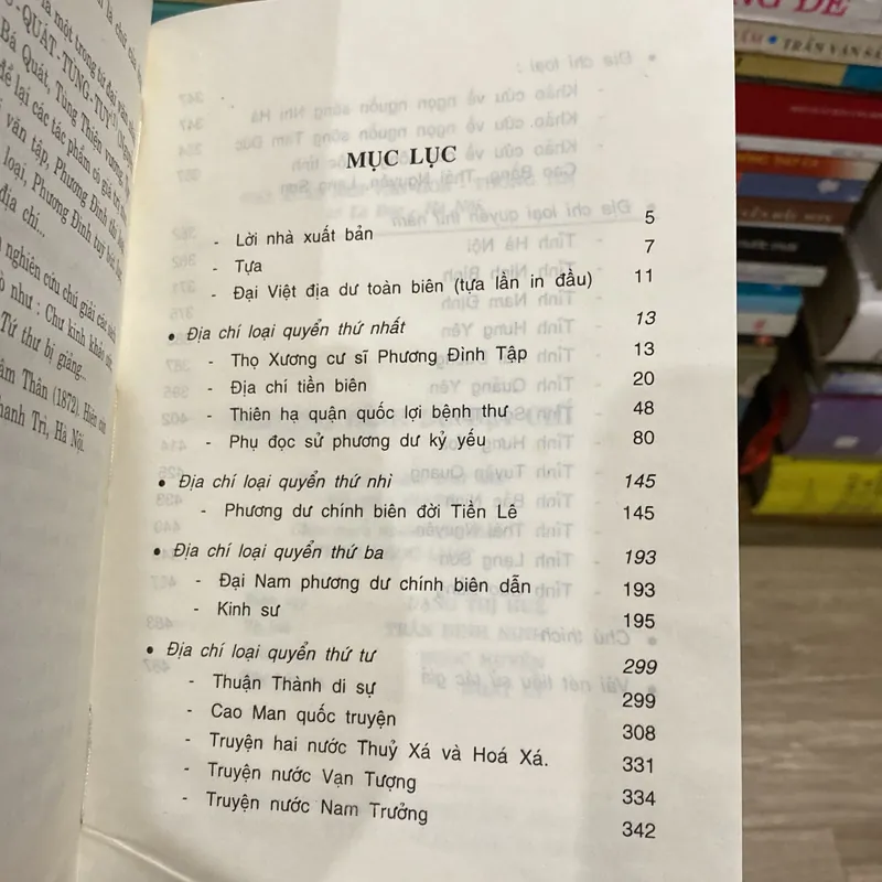 PHƯƠNG ĐÌNH DƯ ĐỊA CHÍ, bìa cứng (XB 2001) 732993