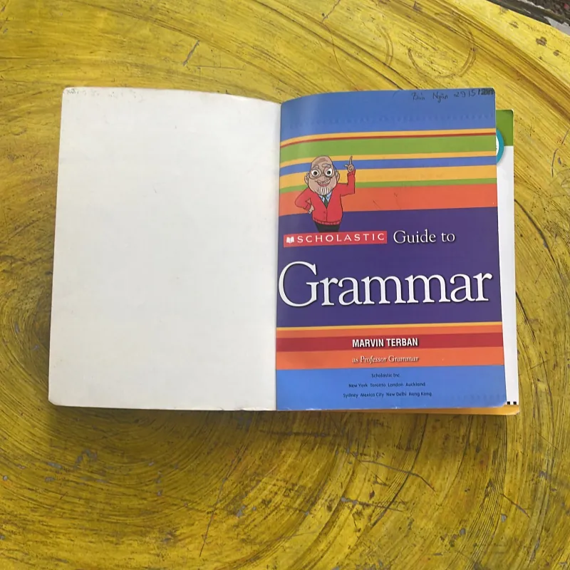 SCHLASTIC GUIDE TO GRAMMAR- MARVIN TERBAN 958647