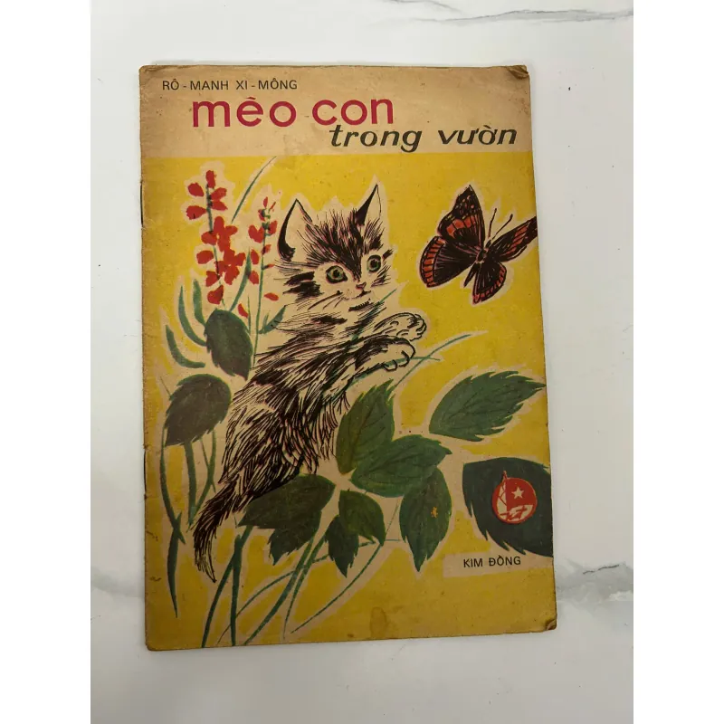 Rô-manh Xi-mông - Mèo con trong vườn (thơ) 781057