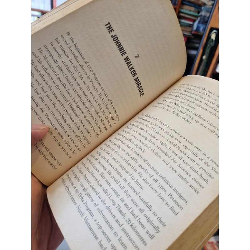 THE TIGER MAN OF VIETNAM - Frank Walker 270947